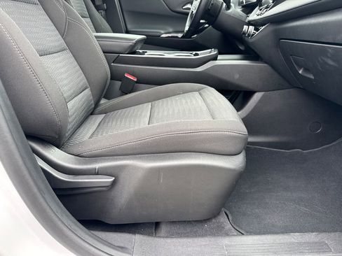 Certified 2025 Chevrolet Equinox LT image 13