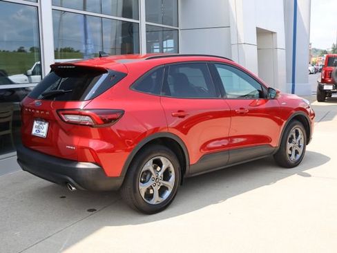 Certified 2025 Ford Escape ST-Line Select AWD/4WD image 3