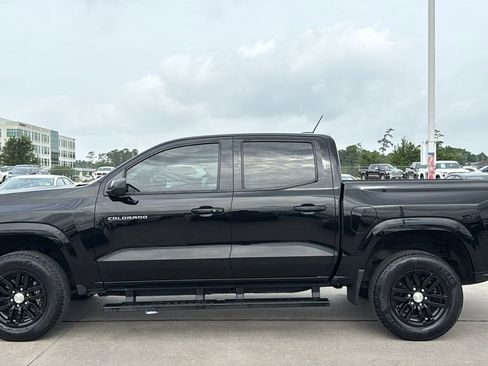 Used 2023 Chevrolet Colorado LT RWD image 2