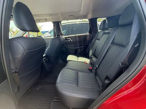Used 2025 Mitsubishi Outlander SEL FWD image 12