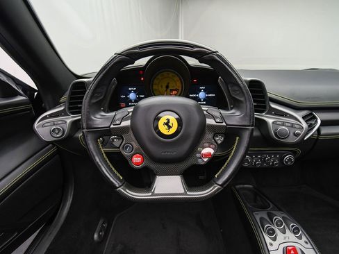Used 2014 Ferrari 458 Spider image 14