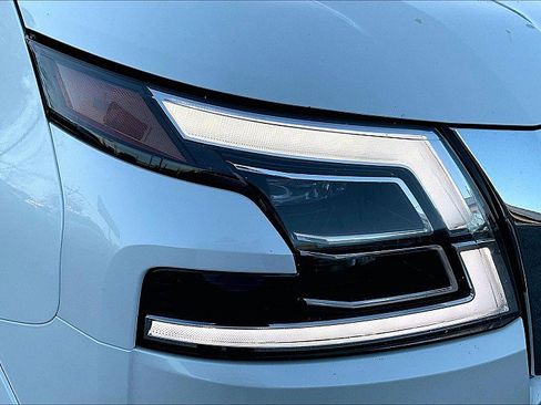 Used 2023 Nissan Armada Platinum w/ Captain's Chairs Package image 28