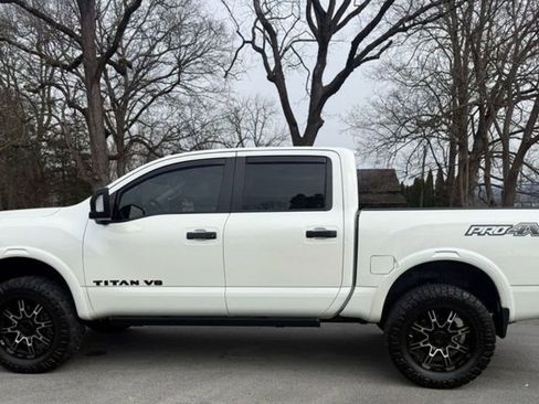 Used 2019 Nissan Titan PRO-4X w/ Pro-4x Convenience Package image 10