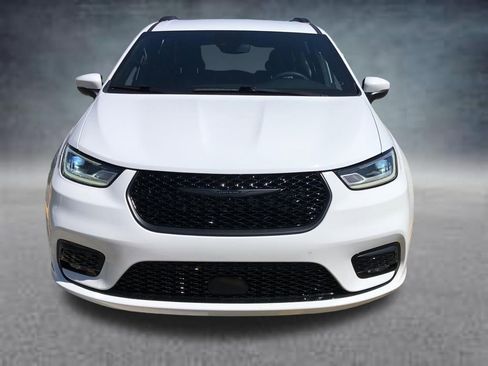 Used 2023 Chrysler Pacifica Touring-L w/ S Appearance Package FWD image 13