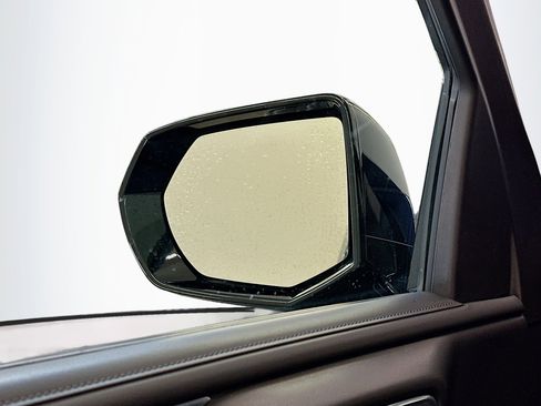 Used 2024 Chevrolet Suburban LT image 16