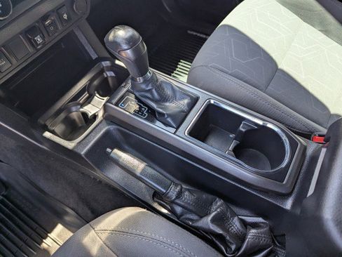 Used 2019 Toyota Tacoma TRD Sport AWD/4WD image 24