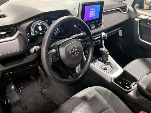 Used 2025 Toyota RAV4 XLE w/ Convenience Package AWD/4WD image 18