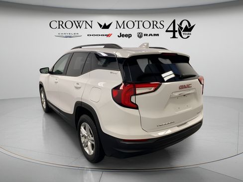 Used 2024 GMC Terrain SLE w/ Driver Convenience Package AWD/4WD image 4