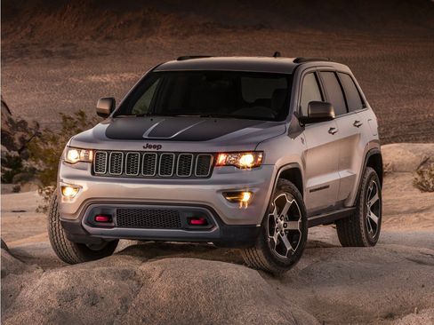 Used 2020 Jeep Grand Cherokee Laredo w/ Quick Order Package 2BN North AWD/4WD image 2