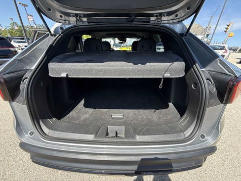 Used 2024 Chevrolet Trax RS w/ Sunroof Package FWD image 25