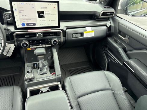 New 2026 Toyota 4Runner Limited AWD/4WD image 5