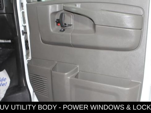Used 2014 Chevrolet Express 3500 RWD image 20