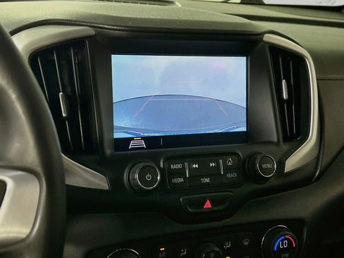 Used 2018 GMC Terrain SLE w/ Driver Convenience Package FWD image 14
