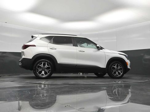 Used 2023 Kia Seltos EX AWD/4WD image 25