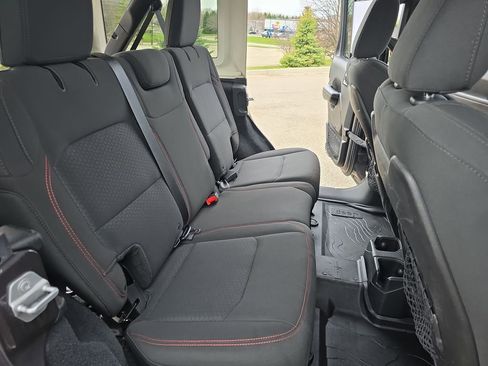 Used 2018 Jeep Wrangler Unlimited Rubicon image 11