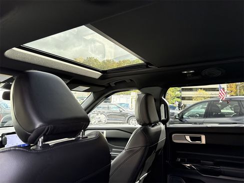 Used 2022 Ford Explorer ST w/ Equipment Group 401A image 22