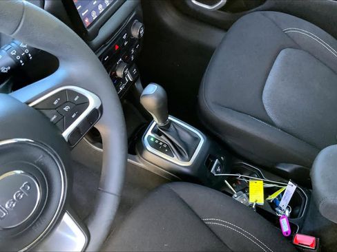 Used 2021 Jeep Renegade Sport image 14