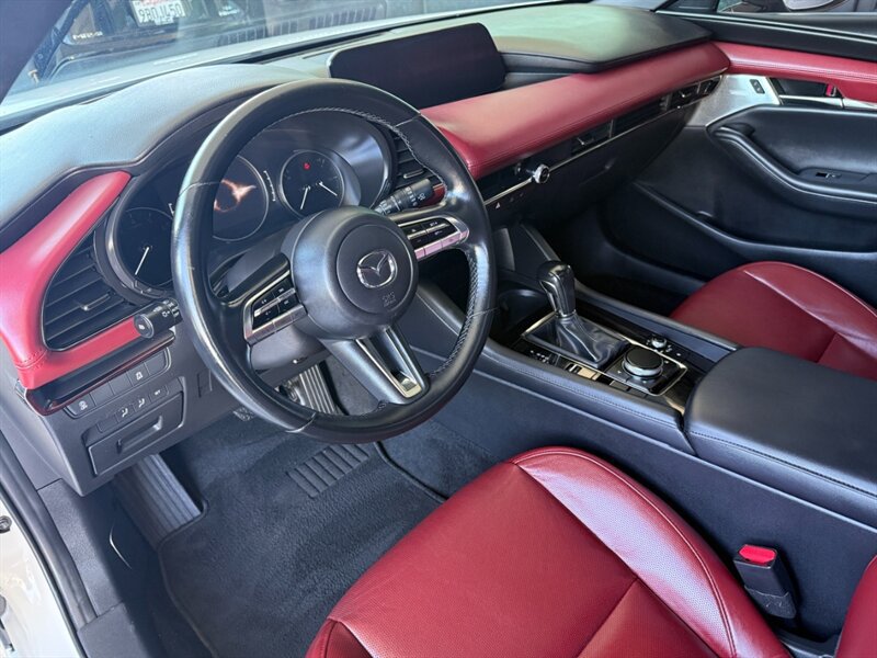 Used 2022 MAZDA MAZDA3 s FWD image 2