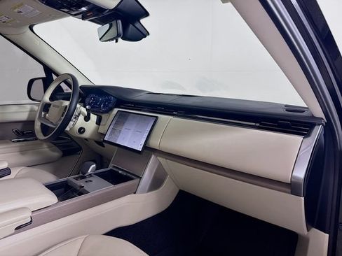 Certified 2024 Land Rover Range Rover Long Wheelbase Autobiography AWD/4WD image 32
