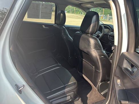 Certified 2022 Ford Escape Titanium AWD/4WD image 19