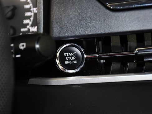 Used 2023 Mitsubishi Outlander SE AWD/4WD image 17