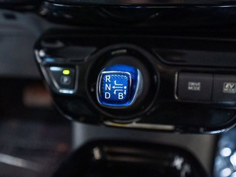 Used 2017 Toyota Prius Three image 20