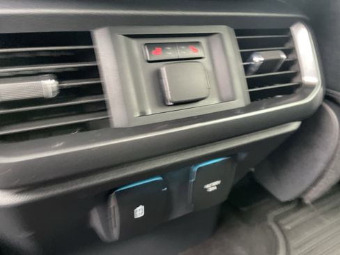 Used 2023 Ford F150 Lariat w/ Equipment Group 502A High image 19