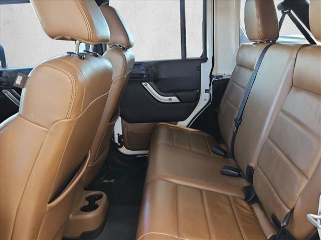 Used 2011 Jeep Wrangler Unlimited Sahara w/ Connectivity Group AWD/4WD image 15