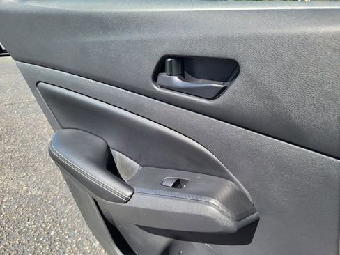 Used 2024 Nissan Altima 2.5 SV image 17