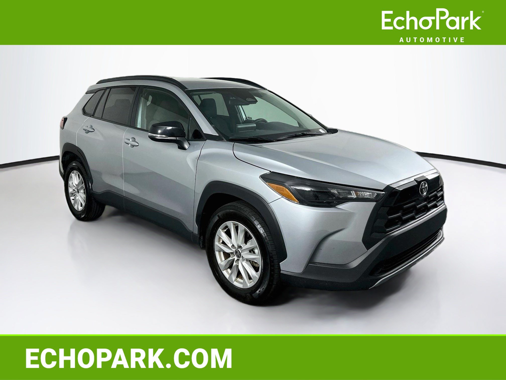 Used 2026 Toyota Corolla Cross LE FWD image 1