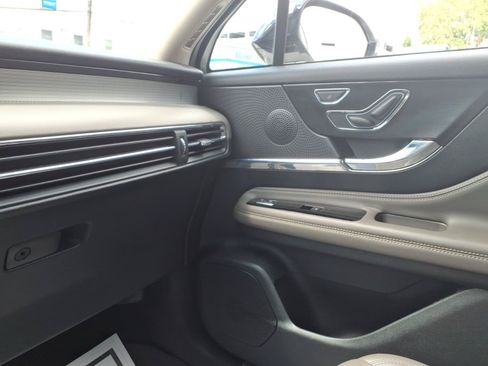 Used 2025 Lincoln Corsair AWD w/ Equipment Group 101A image 25