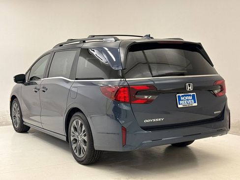 New 2026 Honda Odyssey Touring image 8