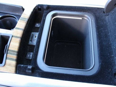 Used 2022 Cadillac Escalade ESV Premium Luxury Platinum image 31