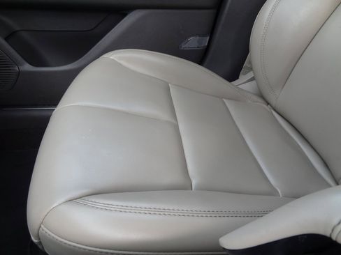 Used 2021 Lincoln Corsair FWD image 12