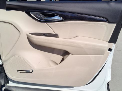 Used 2021 Buick Envision Essence w/ Technology Package I image 24