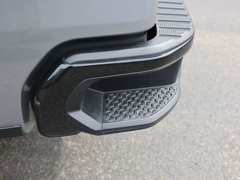 Used 2025 Chevrolet Silverado 1500 LT Trail Boss w/ Convenience Package II image 10