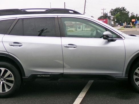Used 2021 Subaru Outback Premium w/ Popular Package #1 AWD/4WD image 4