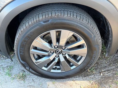 Used 2025 Nissan Pathfinder SV AWD/4WD image 33