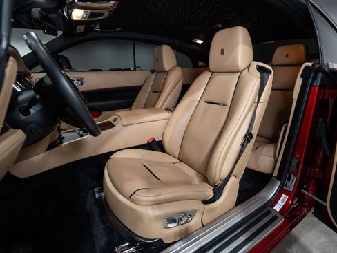 Used 2019 Rolls-Royce Wraith image 20