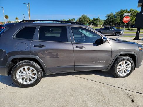 Used 2022 Jeep Cherokee Latitude Lux AWD/4WD image 6
