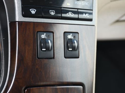 Used 2014 Toyota Venza XLE AWD/4WD image 15