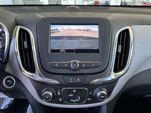 Used 2022 Chevrolet Equinox LS w/ LS Convenience Package FWD image 14