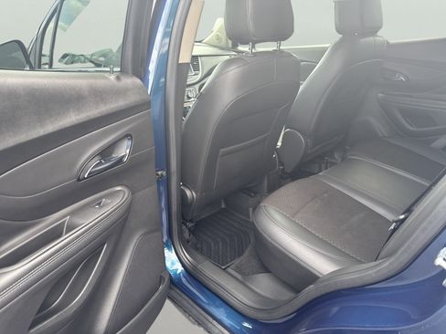 Used 2020 Buick Encore Preferred AWD/4WD image 19