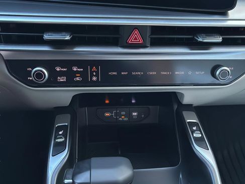 Certified 2025 Kia Sorento S w/ Panoramic Sunroof Package FWD image 22