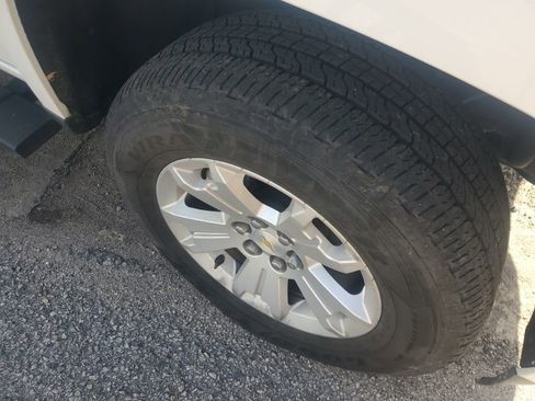 Used 2021 Chevrolet Colorado LT w/ LT Convenience Package image 5