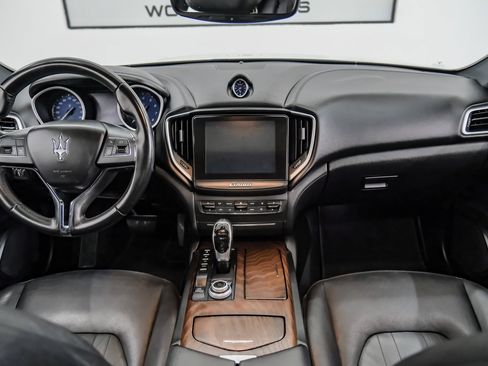 Used 2018 Maserati Ghibli S image 21