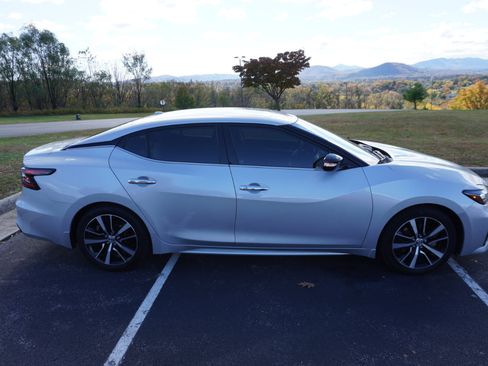 Used 2022 Nissan Maxima SV w/ Floor Mat Group image 11