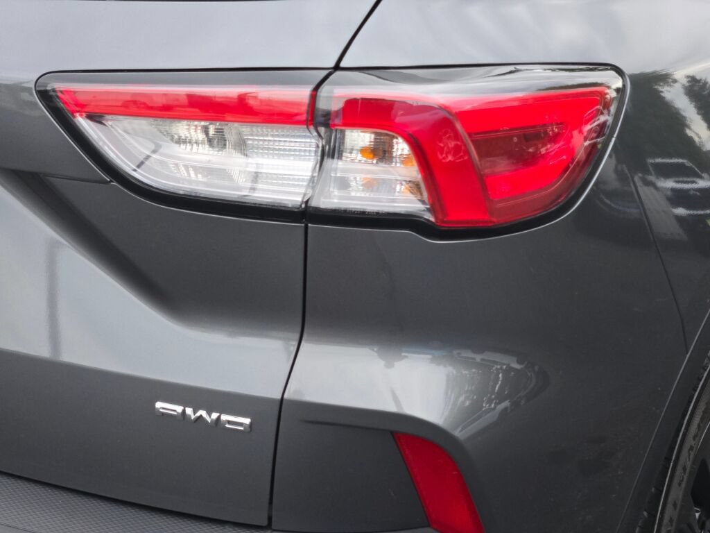 Used 2022 Ford Escape SE AWD/4WD image 16