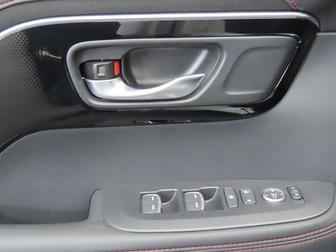 Used 2025 Acura ADX A-Spec image 23