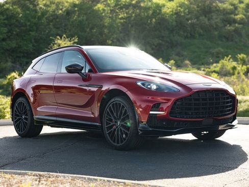 Used 2024 Aston Martin DBX 707 AWD/4WD image 9